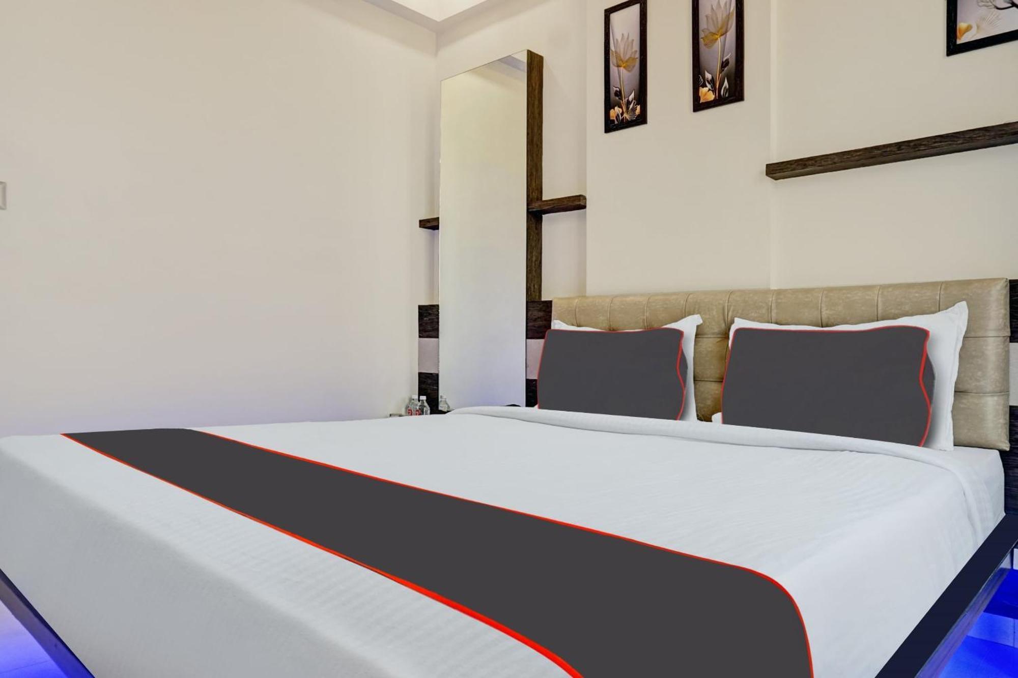 Super Townhouse Poona Royal Otel Pimpri-Chinchwad Dış mekan fotoğraf
