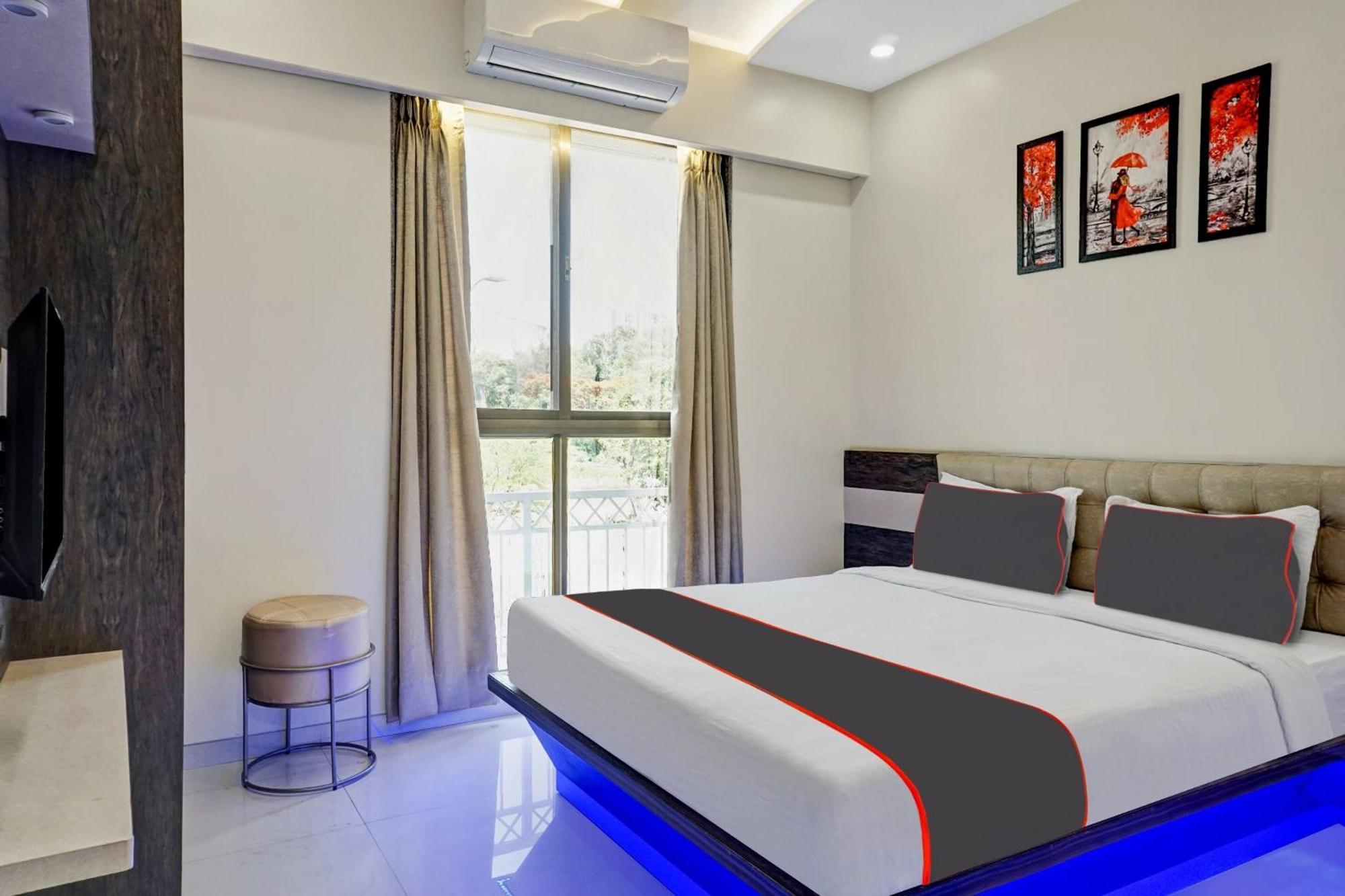 Super Townhouse Poona Royal Otel Pimpri-Chinchwad Dış mekan fotoğraf