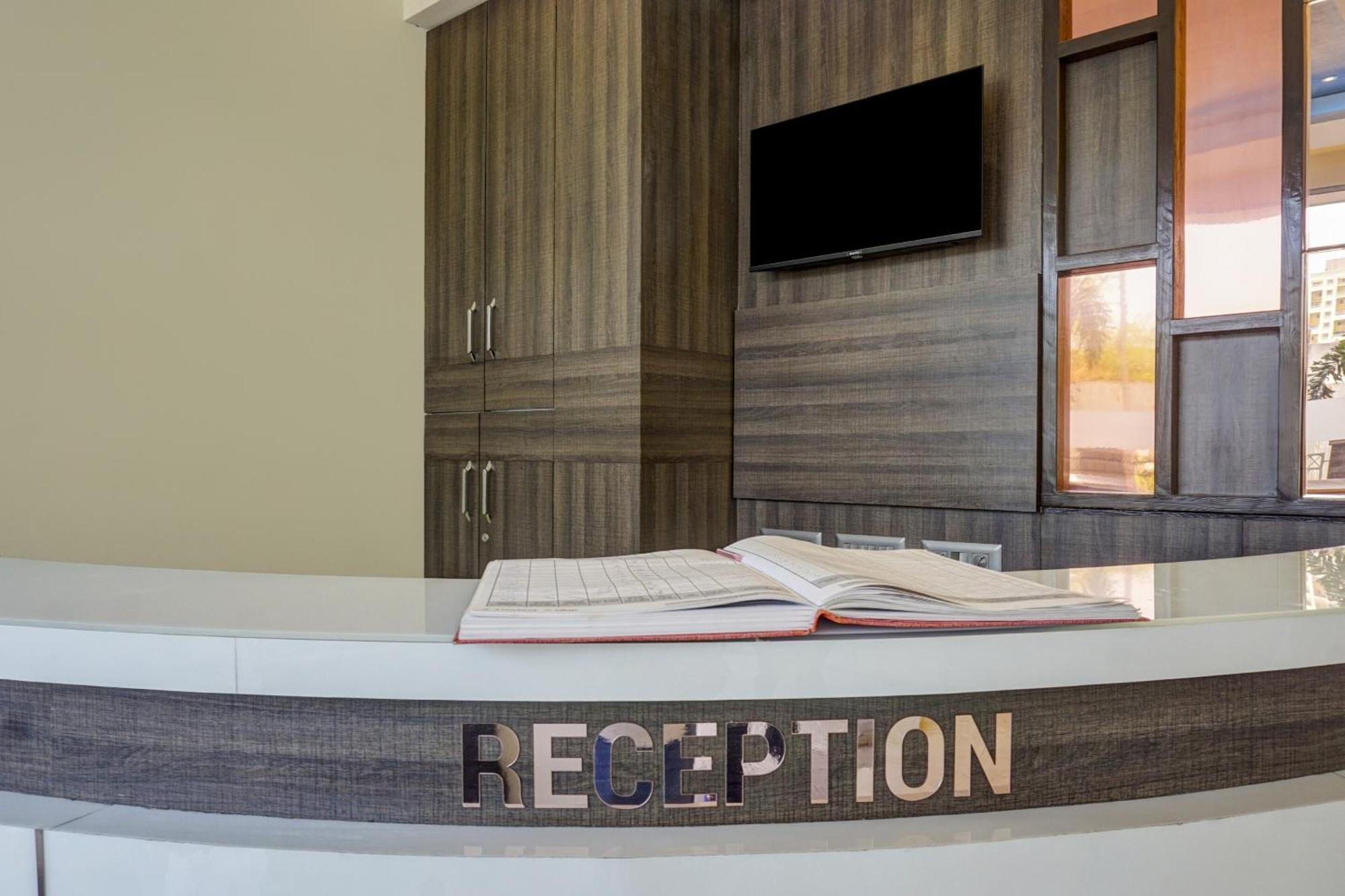 Super Townhouse Poona Royal Otel Pimpri-Chinchwad Dış mekan fotoğraf