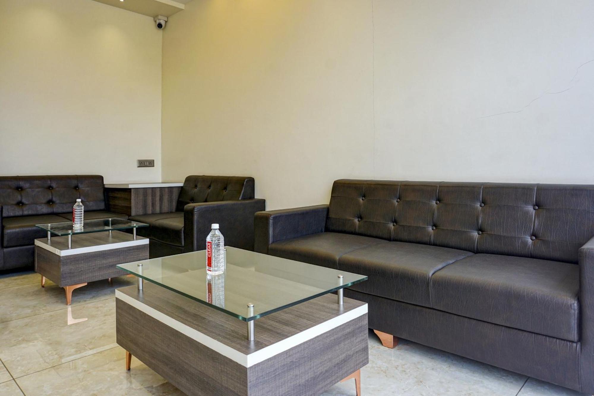 Super Townhouse Poona Royal Otel Pimpri-Chinchwad Dış mekan fotoğraf