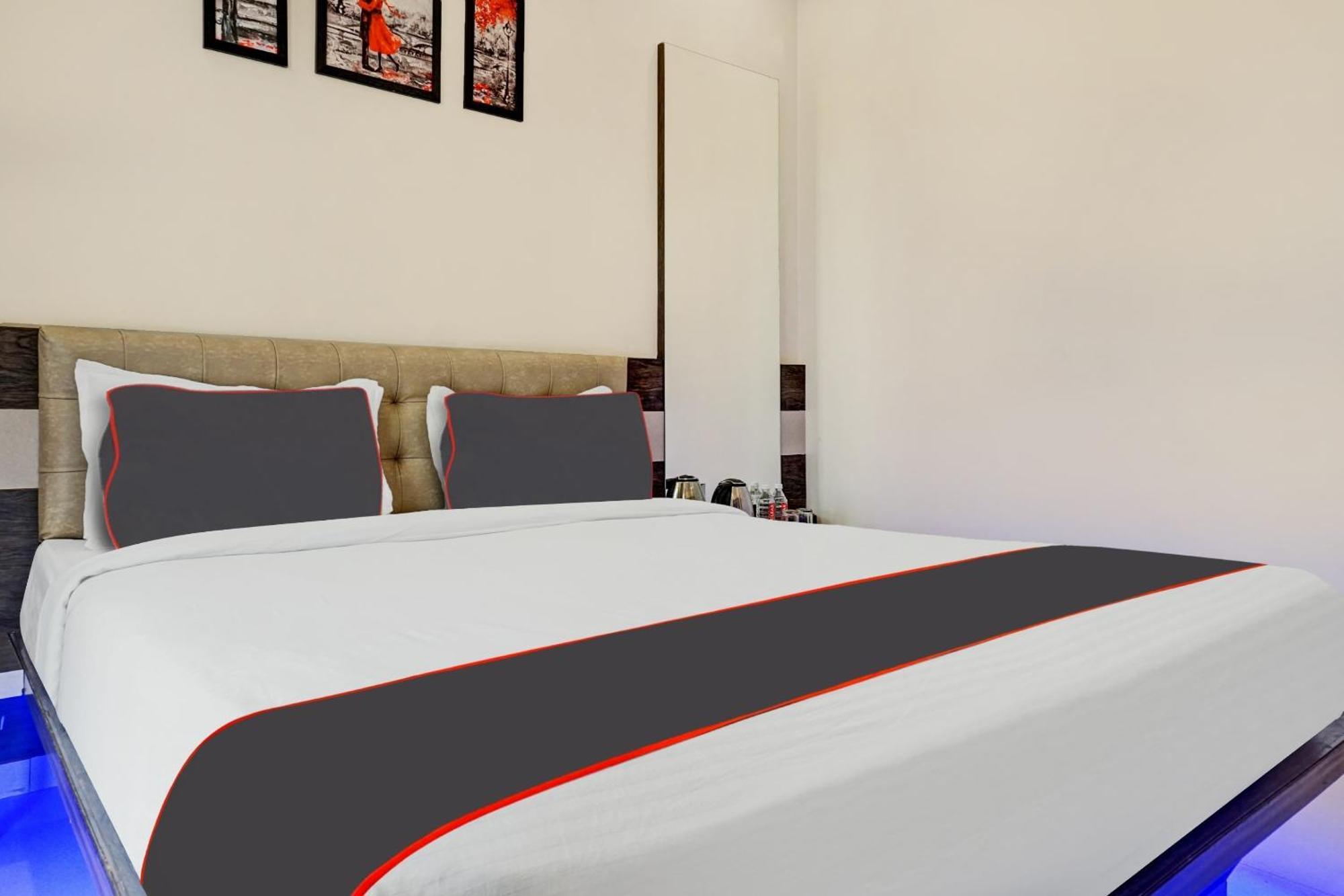 Super Townhouse Poona Royal Otel Pimpri-Chinchwad Dış mekan fotoğraf