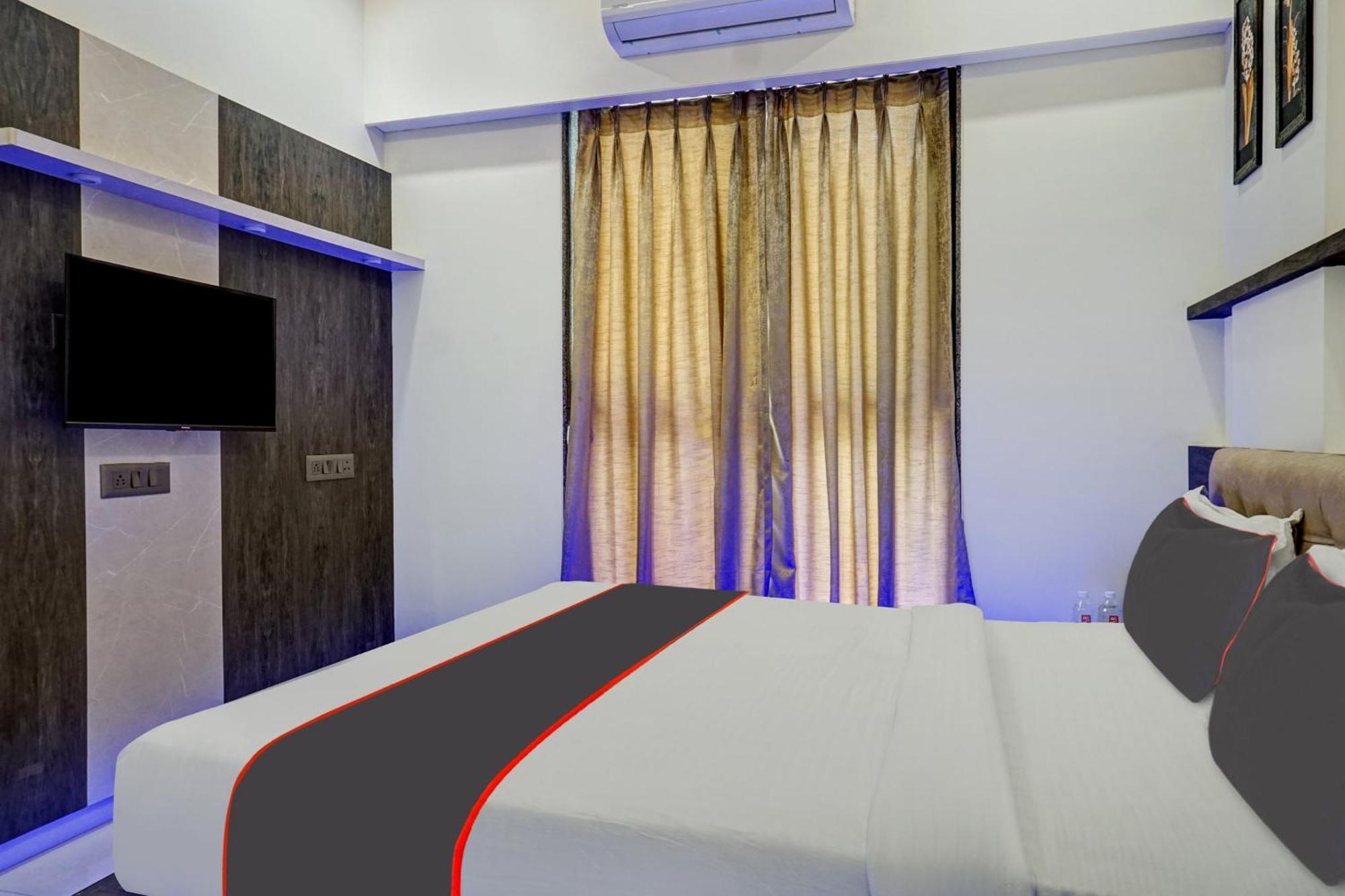 Super Townhouse Poona Royal Otel Pimpri-Chinchwad Dış mekan fotoğraf